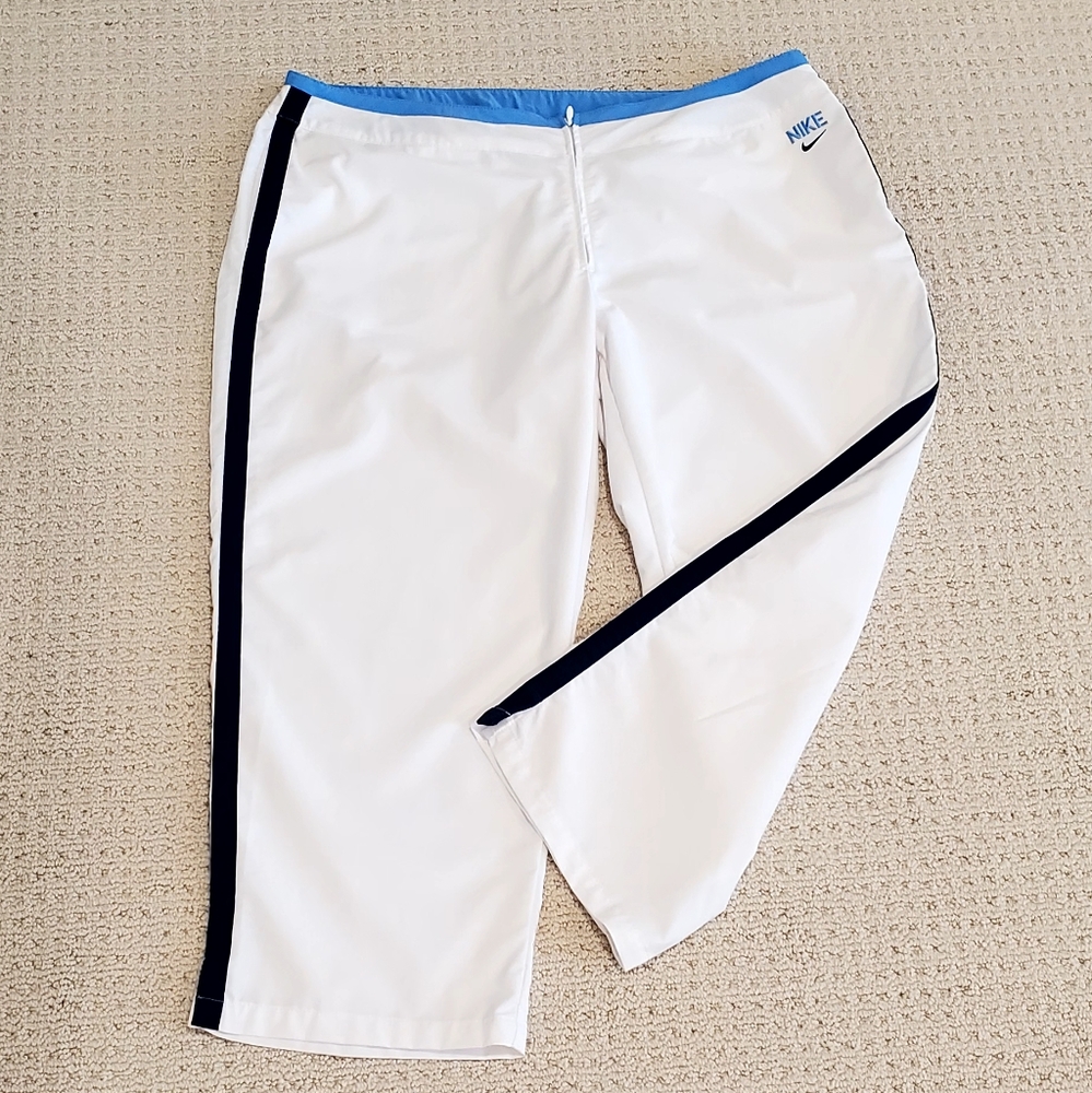 Nike White, Navy Leg Stripe Active Capri Track Pants, Wm's XL, Like New